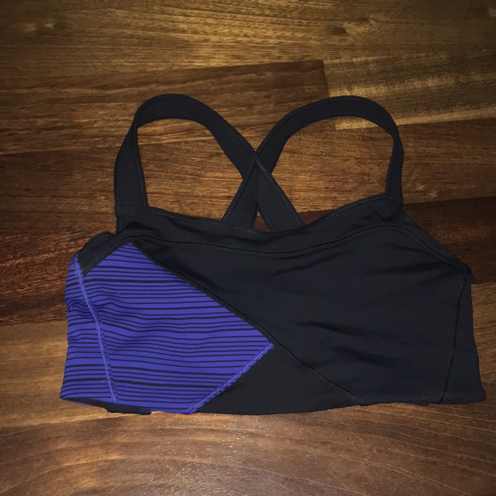 Lululemon sports bra